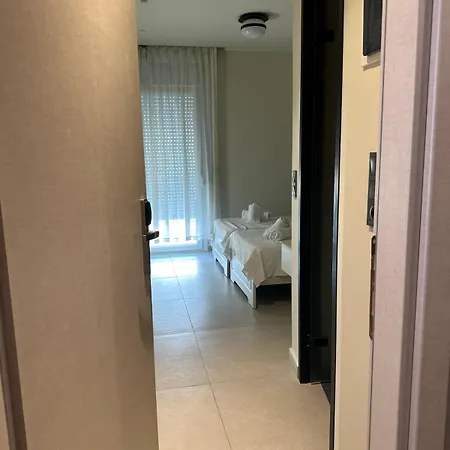 Anemos Hotel *