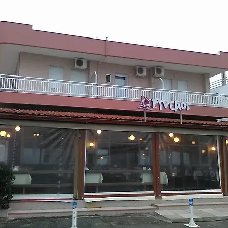 Anemos Hotel *