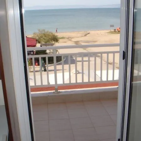 Hotel Anemos *